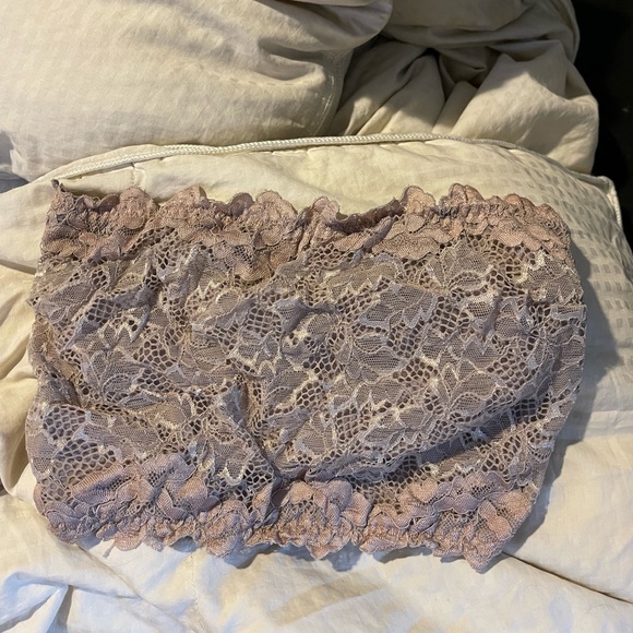 Tons of clothes! Doing a closet clean out, everything I’m selling for cheap! - Picture 12 of 14